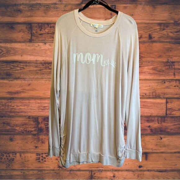 5 for $25🔥XL Two Beautiful Maternity "MOM Est. 2021" Sweatshirt - Picture 1 of 6